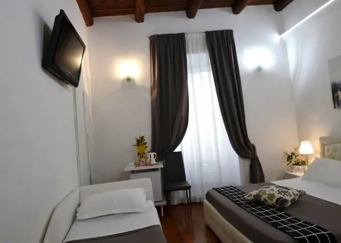 Notti A לינה וארוחת בוקר 4*